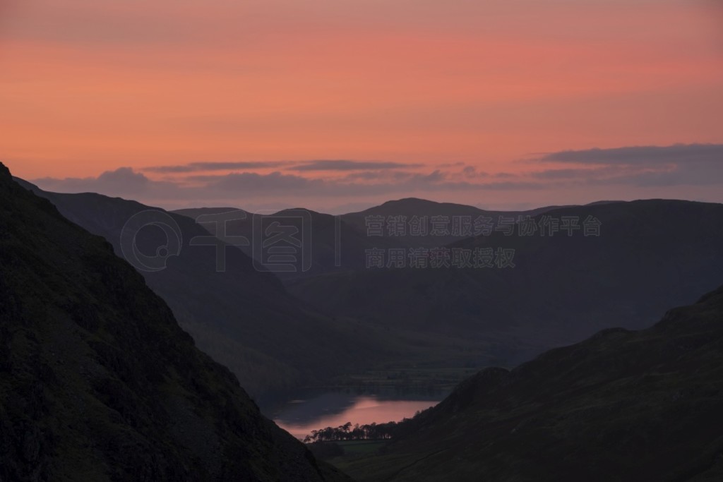 ＾ʱӺ (Dale Head) ӻ˹ɽ (Honister Pass) ׶ (Buttermere) ׳