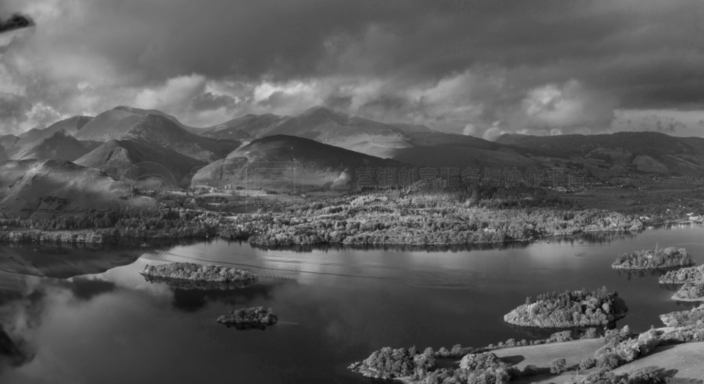 ڰʷʫķ羰＾ͼ񣬴Ӻ (Walla Crag) غ (Derwentwater)˹ (Catbells) Զɽɫʺ͹˾̾