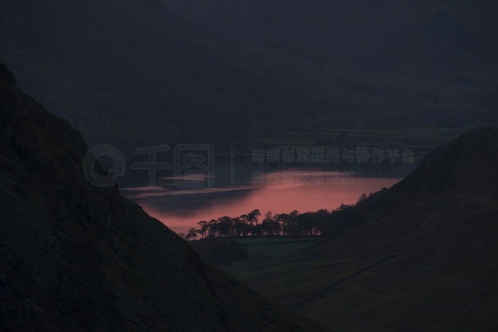 ＾ʱӺ (Dale Head) ӻ˹ɽ (Honister Pass) ׶ (Buttermere) ׳