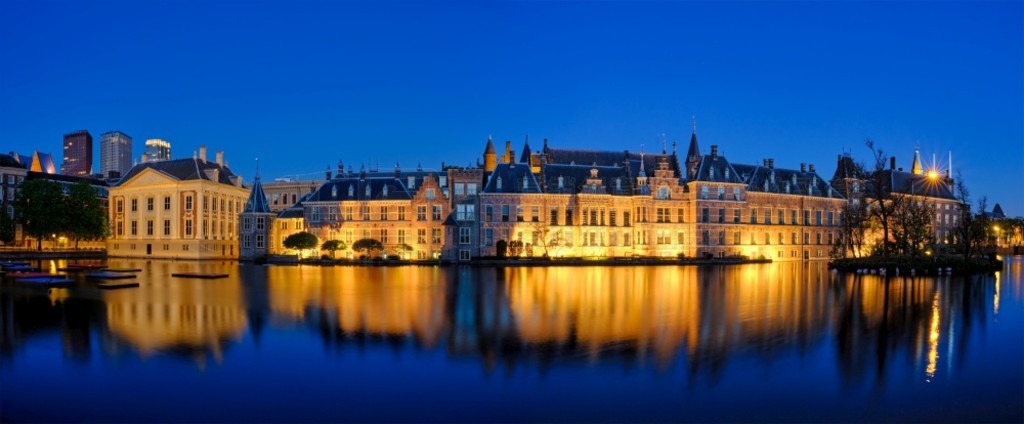 ڻ򹬺Ī̩˹ʼݵȫԼҹ Hofvijver  Hofvijver  Binnenhof