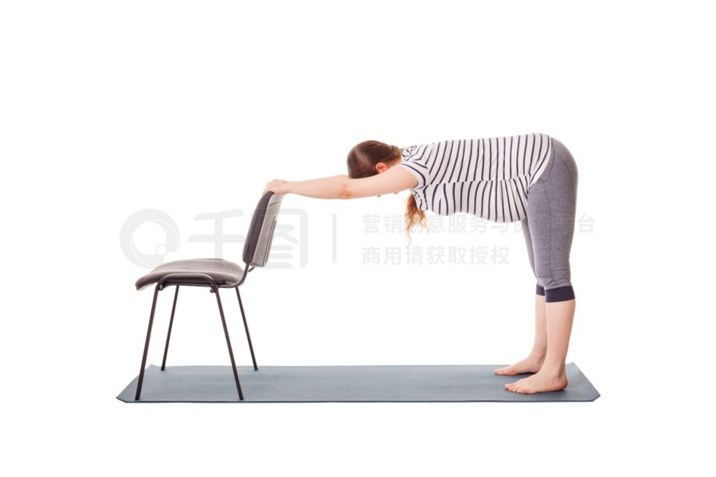 ٤ϰ-и٤ʽ Uttanasana վǰ۵ƣ˫ַϣױ仯ڰɫ¸롣и٤ʽ Uttanasana