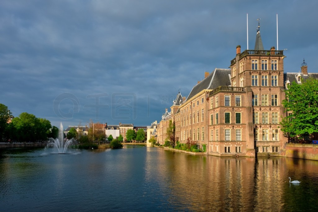  Binnenhof  Hofvijver ľɫ Hofvijver  Binnenhof