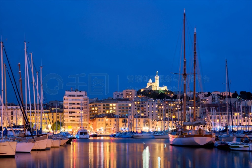 ϸ (Vieux-Port de Marseille) ҹɫеͧʥĸӵ´áҹɫеϸۡ