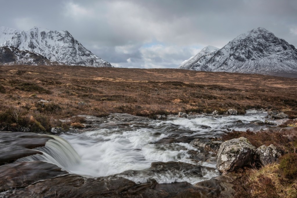 ǰΪٷĶͼ񣬱Ϊ־԰ѩ Stob Dearg Buachaille Etive Mor ɽ