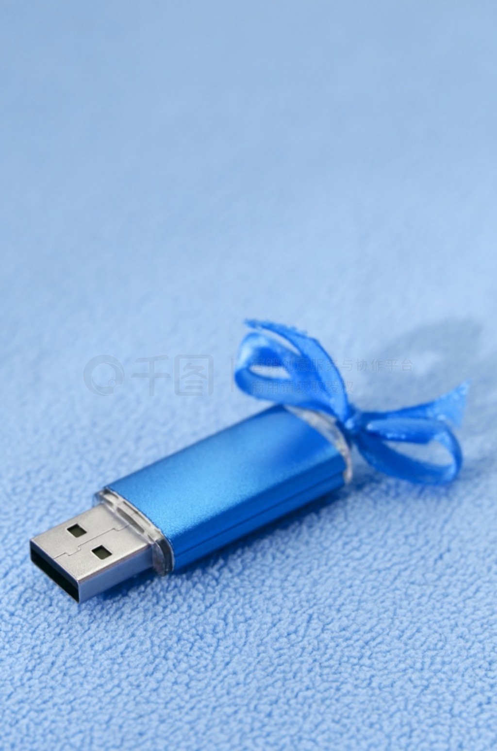 ɫɫ USB 濨λë׵ǳɫë̺֯ϡ洢ľŮ