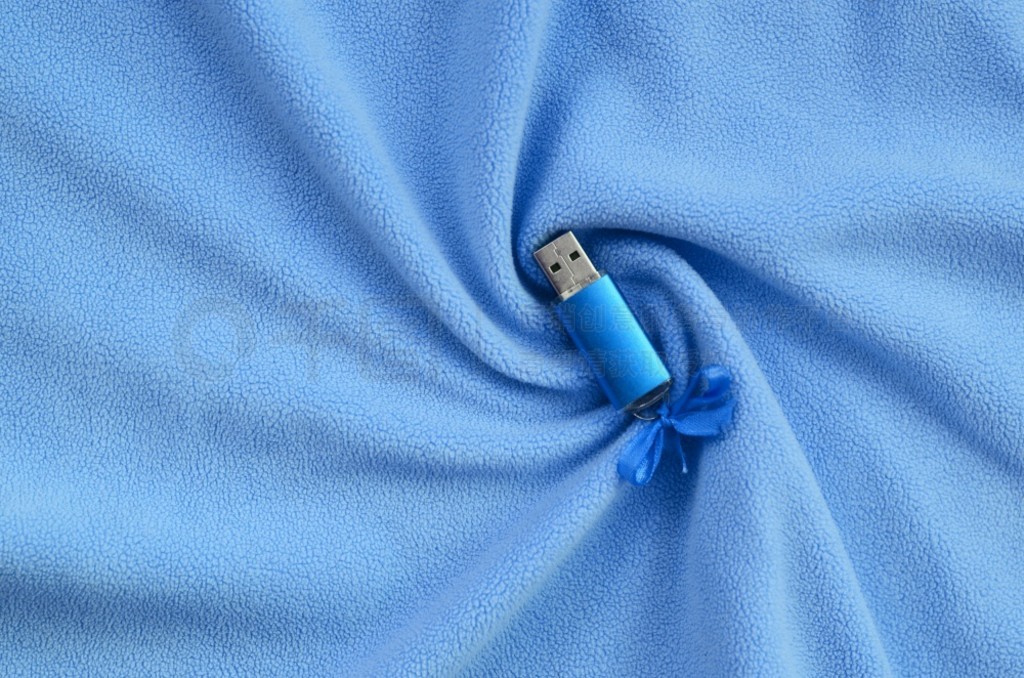 ɫɫ USB 濨λë׵ǳɫë̺֯ϣкܶม塣ŮƵļ䴢װ