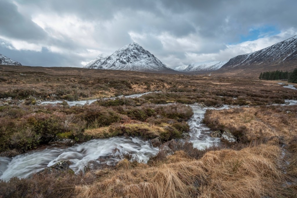 ǰΪٷĶͼ񣬱Ϊ־԰ѩ Stob Dearg Buachaille Etive Mor ɽ