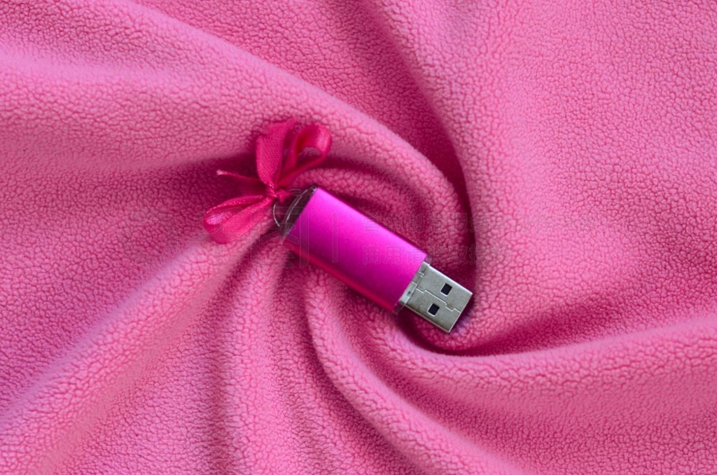 зۺɫɫ USB 濨λë׵ǳɫë̺֯ϣкܶม塣ŮƵļ䴢װ