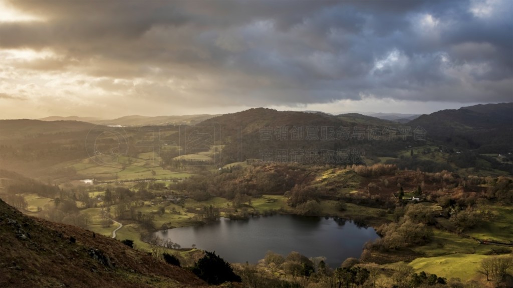 Ӻ Loughrigg Fell Ķճƽʱξ