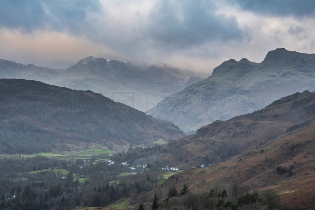  Loughrigg Fell ǰ Langdale Pikes  Pike OBlisco ճ