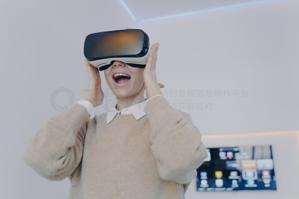 İŮڰ칫˷ܵعۿ VR е 3D ӾռĿĴŮˡδְҵ߻ VR ۾ѧڡİŮԺ˷ڰ칫ҵ VR йۿ 3D Ӿ
