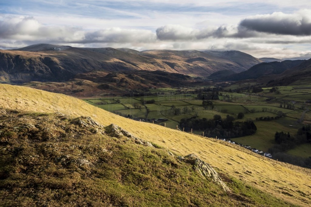 Ӻɽ (Latrigg Fell) ɽ (Blencathra range) ĳ糿ķ羰