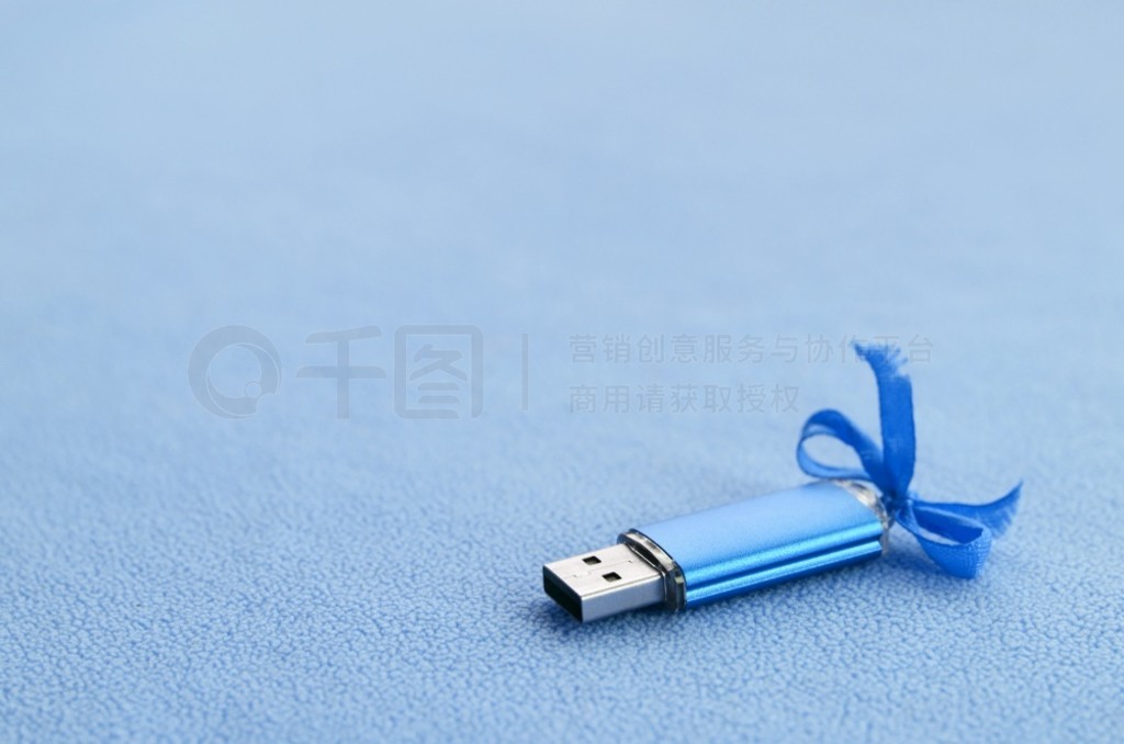 ɫɫ USB 濨λë׵ǳɫë̺֯ϡ洢ľŮ