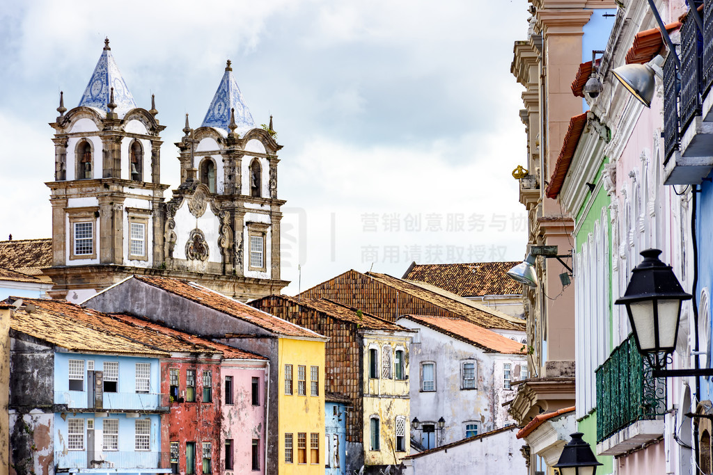  (Pelourinho) ɫͷ׵ʷǴ¥߶ʷġɫͷ׵ʷǴ¥