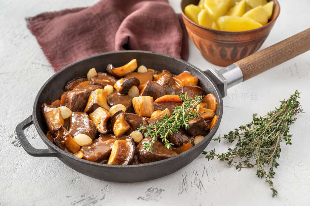 Beef bourguignon - ʽţ