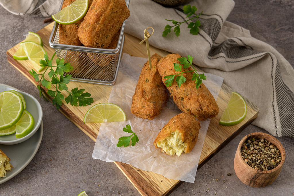 ӣbolinhos de bacalhauԼ̨ľ˰ϵŷҶʡ