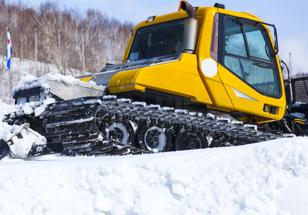 Snowcat Ǽ˶Աѩߺ͵廬ѩߣڶѩϵĽͨߡѩèǼ˶ԱĽͨ