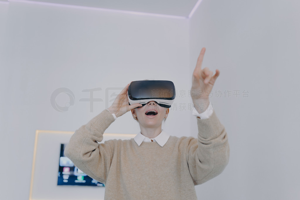 İŮδɰ칫 VR ۾ VR ĿŮָָʵ 3D ŮռĿδ칫 VR ۾Ůԡ VR Ŀ