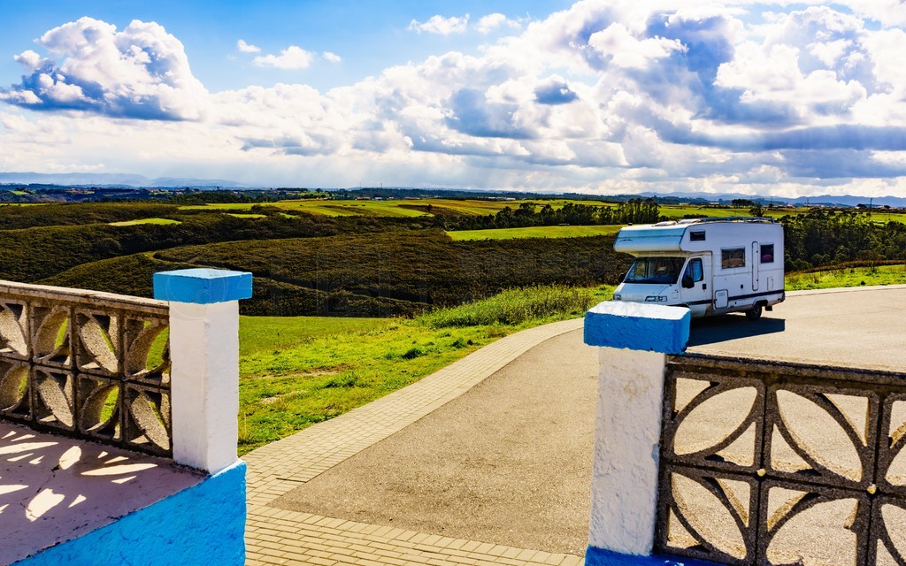 ¶Ӫ Faro de Cabo Penas ˹ͼ˹ߵľɫ˹ͼ˹ϵ¶Ӫ