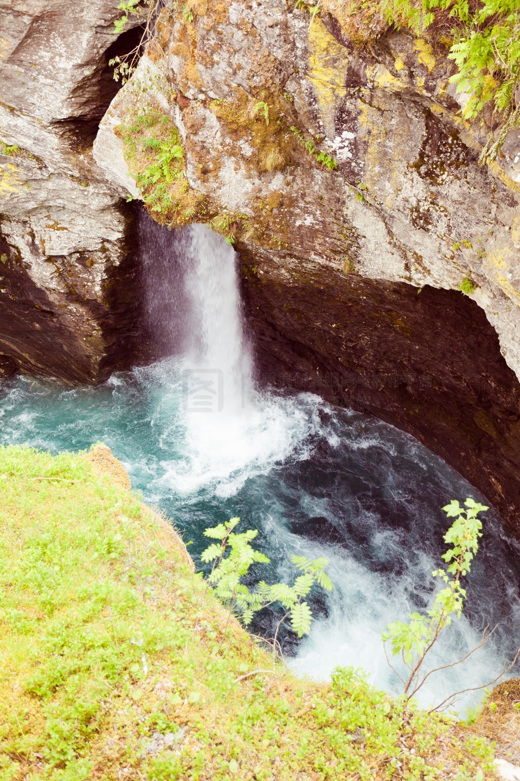 Ųŷ޵ʤء Gudbrandsjuvet ٲλ߶ӹ (Valldalen) ޶˹ٸ (Trollstigen) ֮߶ӹ (Valldalen)Ų Gudbran