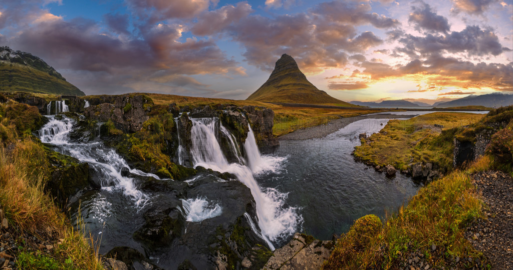 羰续 Kirkjufell ɽ Kirkjufellsfoss ٲ Grundarfjordurб＾ƻľɫ