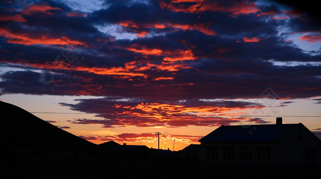 火燒雲日落紅雲天空