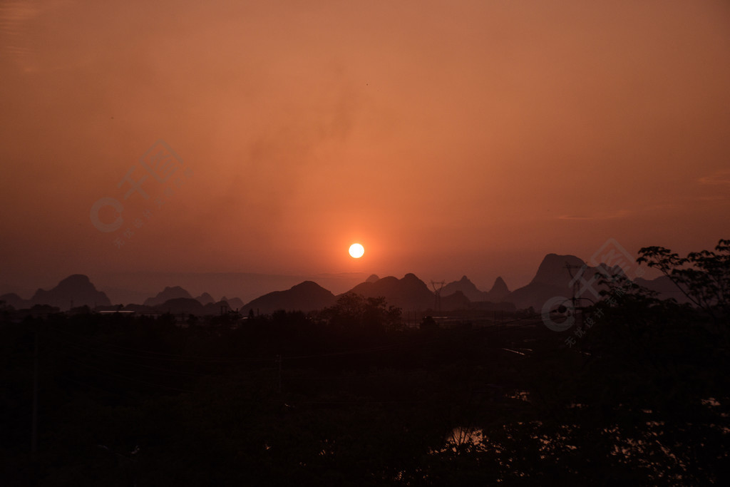 远山与落日黄昏夕阳