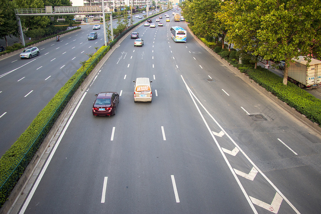 十车道路况拍摄图