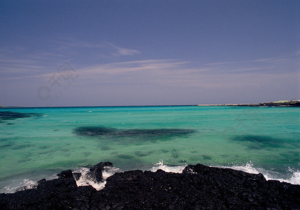 自然風景海景海洋海浪岩石戶外白天藍天白雲天空廣闊陽光