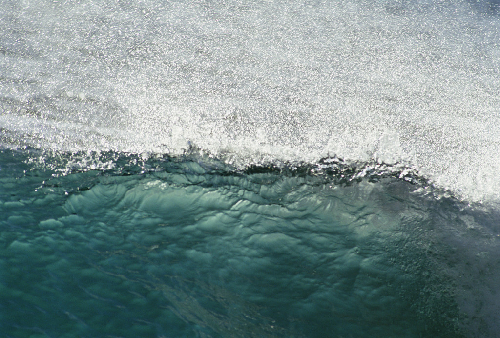 水自然海洋波浪湧浪飛濺浪花海浪海浪室外白天彩色圖像水平無人高角度