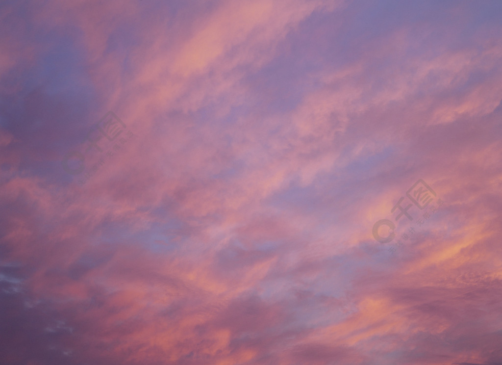 天空雲彩粉色藍色日落日落天空遼闊背景氣候自然天氣寧靜的場景沒有人