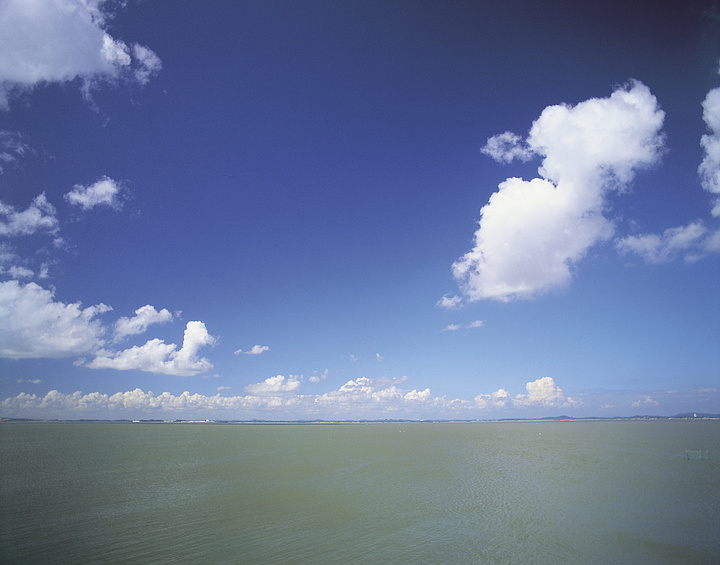 天氣旅遊水體海岸地平線湖反射海岸光風景砂明星充滿陽光的城市度紀砩