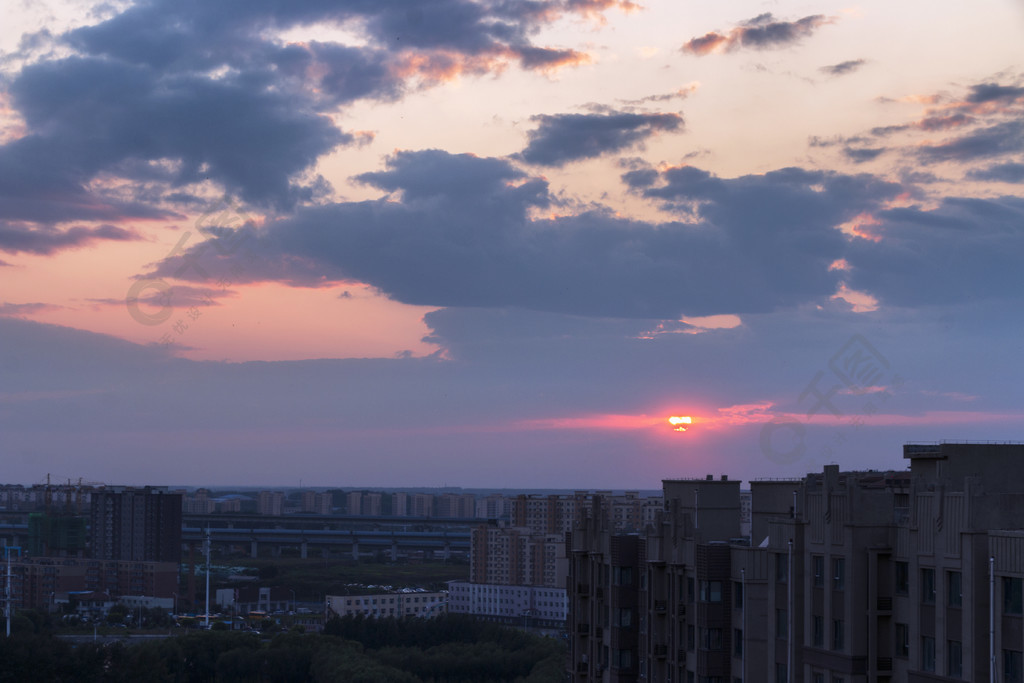 城市黃昏落日風景2年前發佈