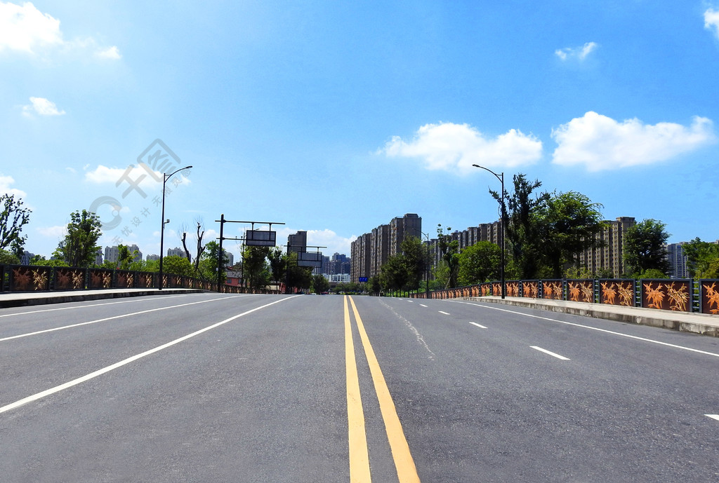 城市公路道路街景正视图