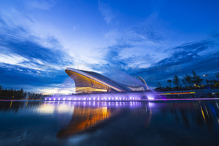 成都音乐广场夜景图片