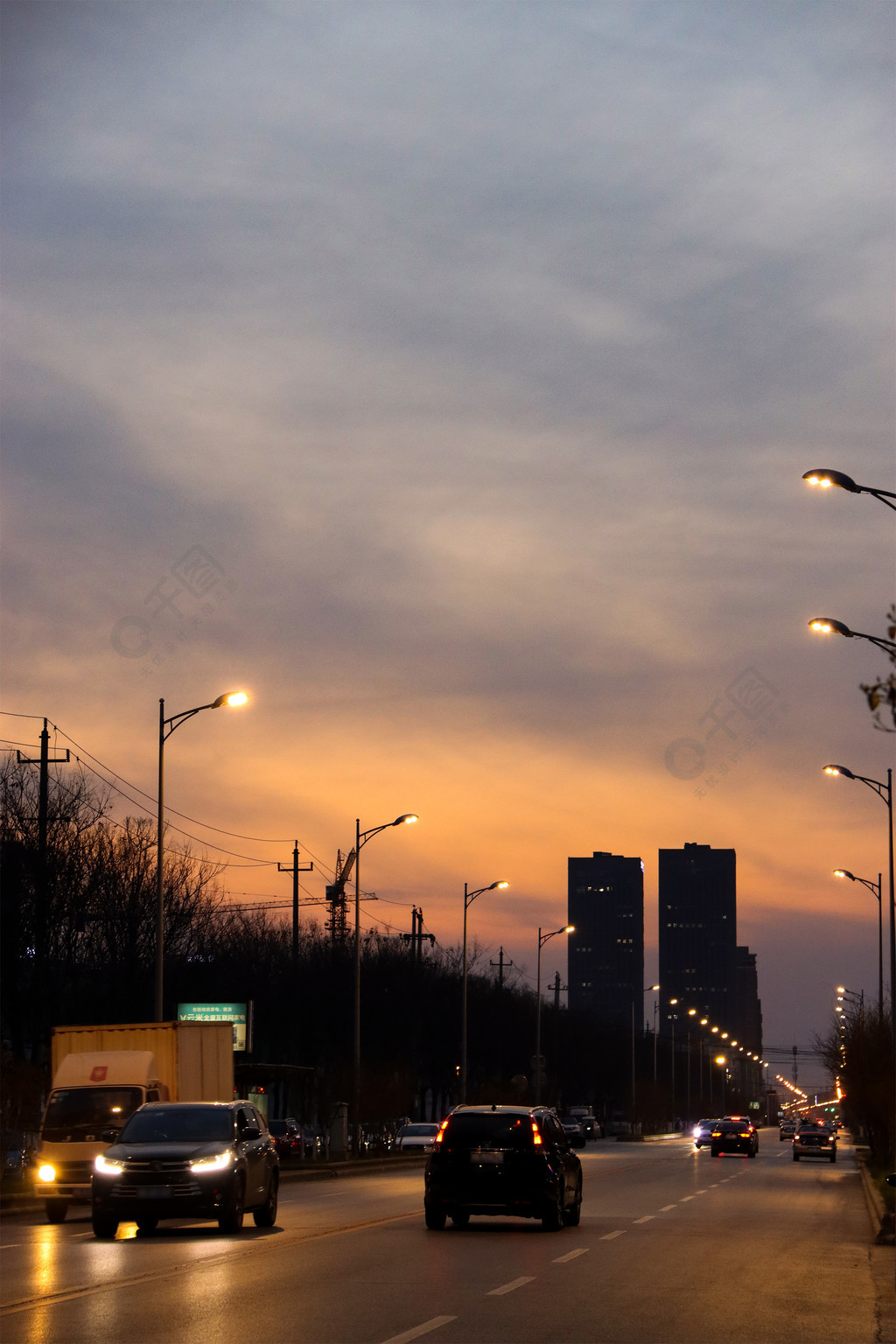 天空黃昏傍晚晚霞城市夜景半年前發佈