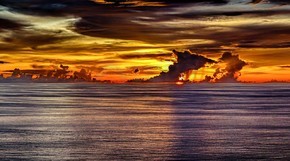 泰国普吉岛海滩落日夕阳