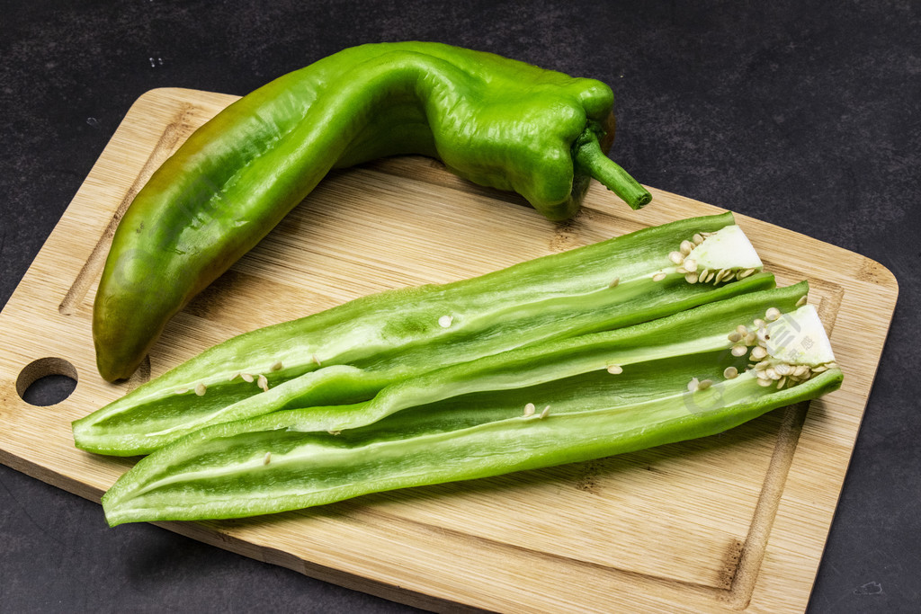 绿色蔬菜辣椒青椒高清摄影图素材