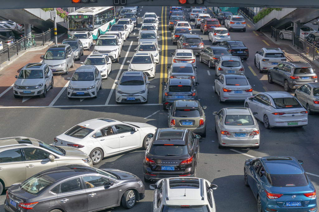 正在堵車的道路路口建築/城市免費下載_jpg格式_6000像素_編號