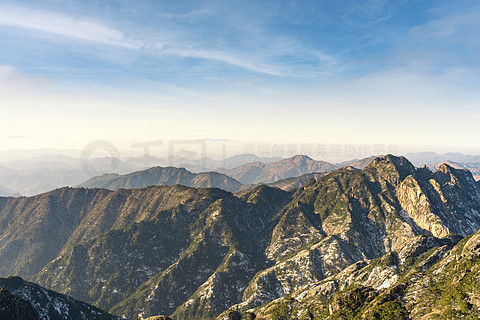 连绵山峦图片