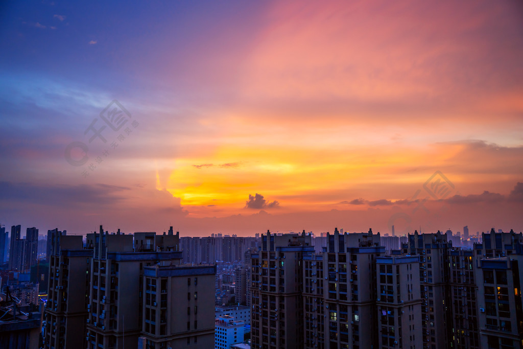 城市建築日落晚霞雲彩