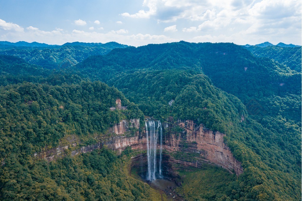 重慶四面山望鄉臺瀑布俯拍