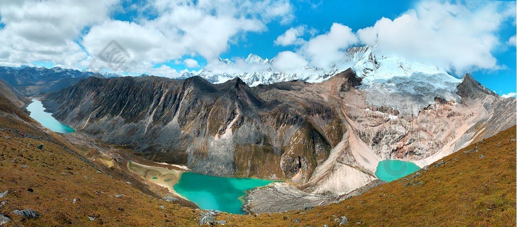 折公措三神湖全景