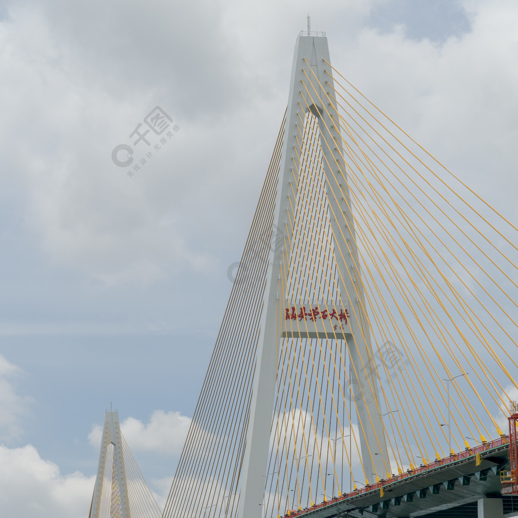 汕头城市地标跨海大桥高清摄影图