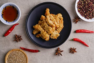 金黃小酥肉料理美食