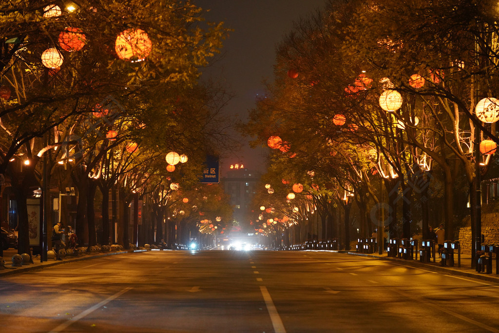 西安街道夜景图片