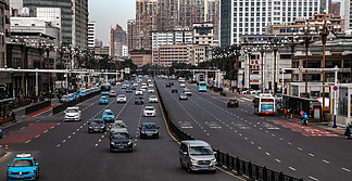 城市<i>车</i>道繁忙的城市