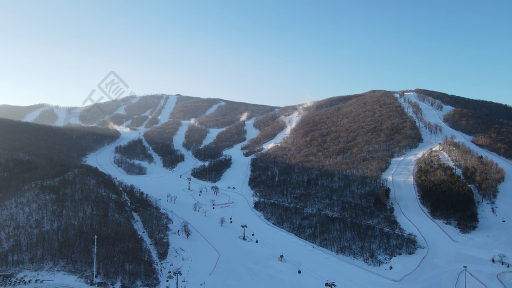 松花湖滑雪場全景航拍實拍視頻免費下載_mp4格式_3840像素_編號413274