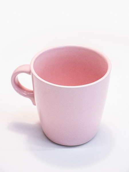 12粉红色可爱陶瓷水杯茶杯子咖啡杯背景摄影图140白色保温杯喝水杯子