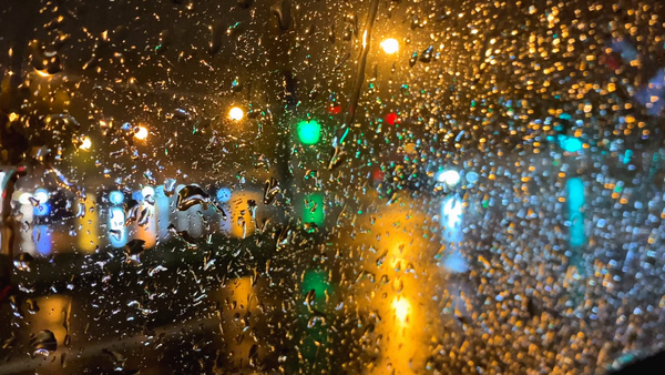 黑夜图片伤感 下雨图片